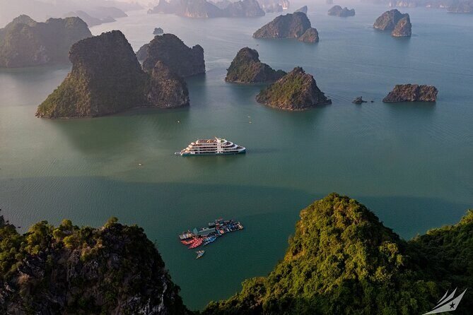 10-Day North Vietnam Cycling Adventure: From the Highland Tea Plantations of Moc Chau to the Limestone Karsts of Ha Long Bay